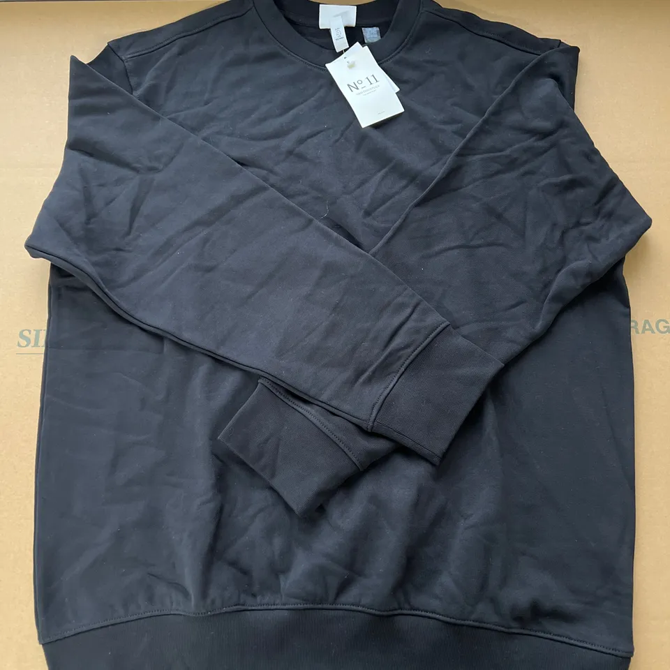 NO.11 BY H&M ESSENTIALS LARGE BLACK SWEATSHIRT 