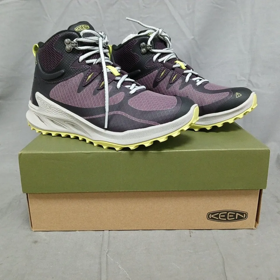 BOXED PAIR OF KEEN ZIONIC MID WATERPROOF ANKLE BOOTS IN DARK PLUM SIZE UK 6
