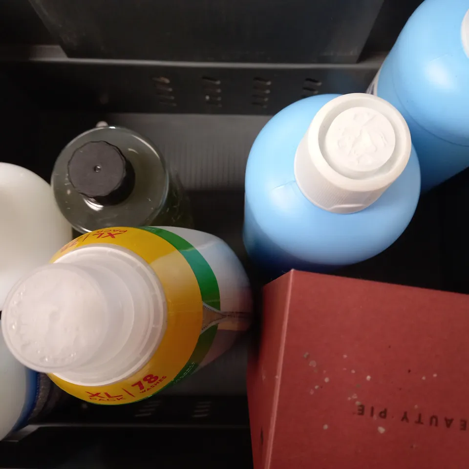 BOX OF APPROX 7 ASSORTED LIQUIDS TO INCLUDE - COMFORT PURE - BRILLIANT SALMON OIL - ROUNDUP READY TO USE ECT