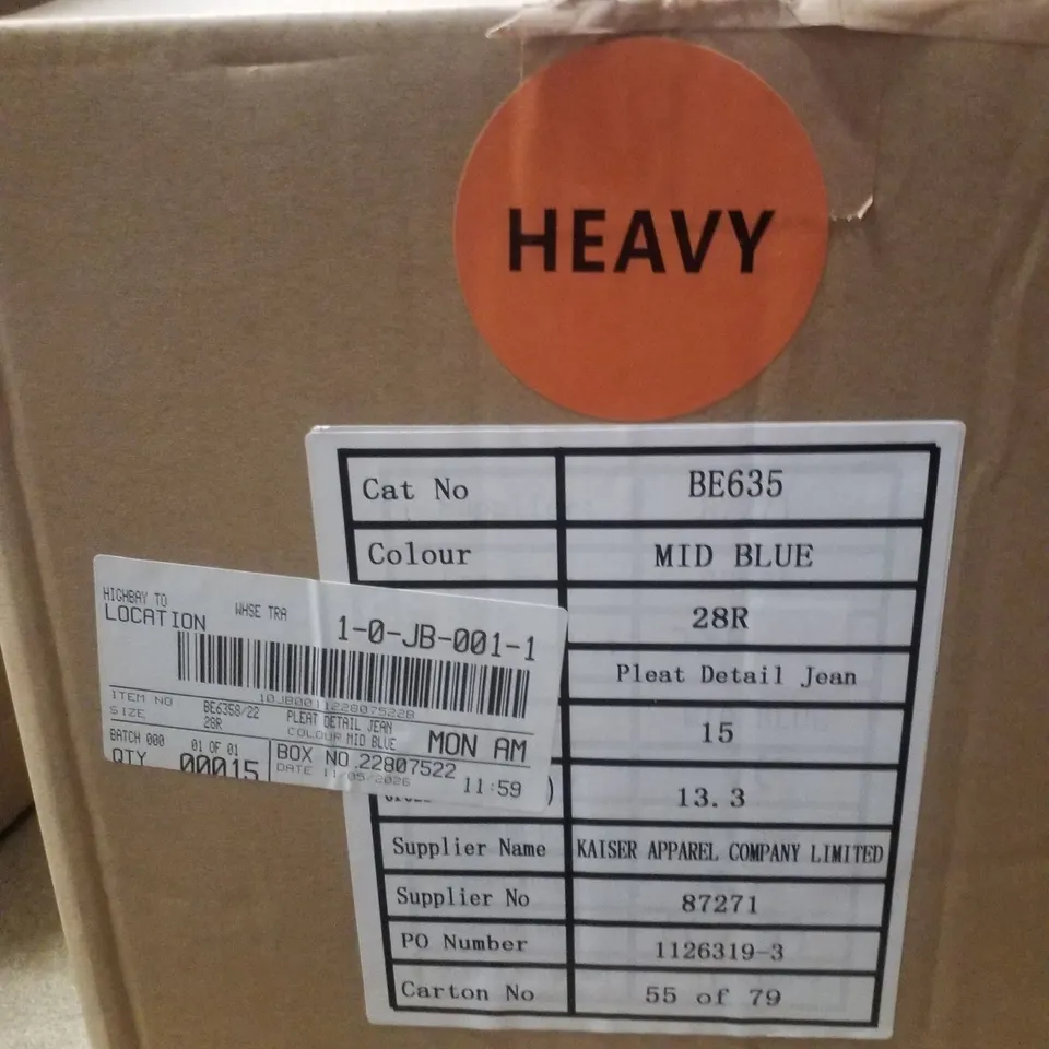 BOX CONTAINING APPROXIMATELY 15 BRAND NEW SIMPLY BE MID BLUE PLEAT DETAIL WIDE LEG JEANS - SIZE 28R