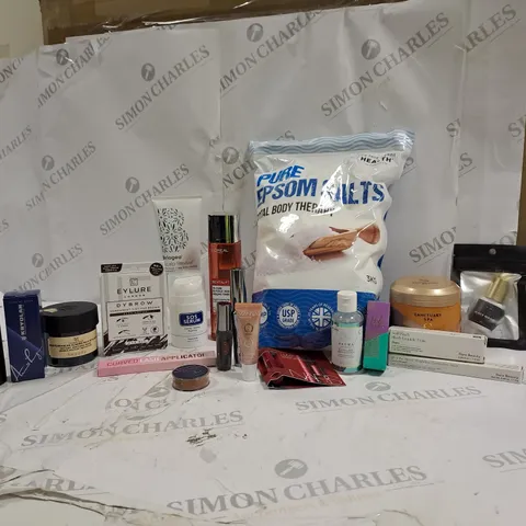 BOX OF APPROXIMATLY 20 ITEMS TO INCLUDE NARS, AROMA, MANNA ETC