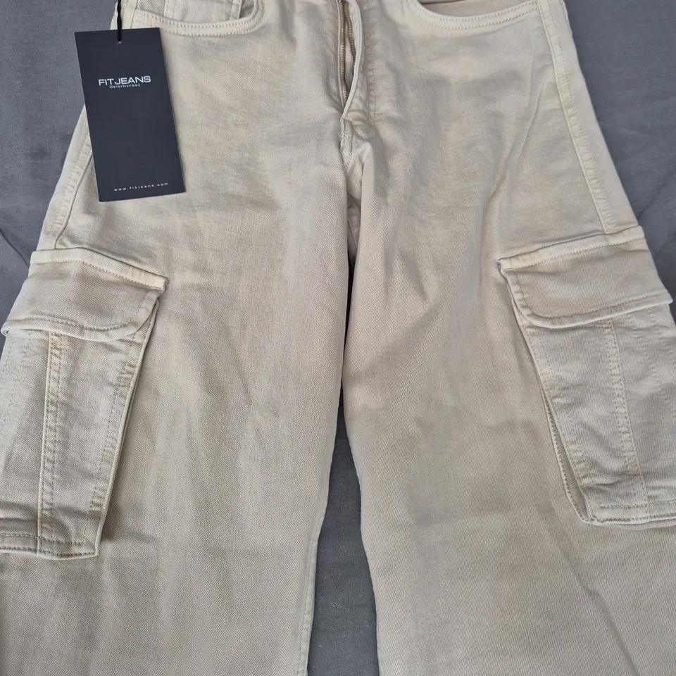 FITJEANS CARGOS IN SAND SIZE XXS