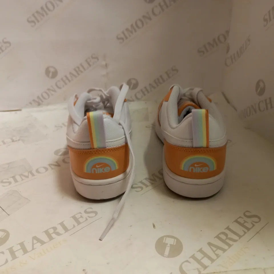 NIKE COURT BOROUGH LOW 2 SE W&PK LEATHER - UK 5