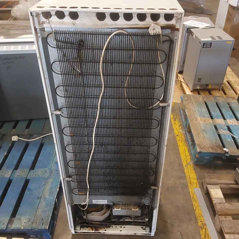 TEFCOLD GLASS FRONT UPRIGHT FRIDGE