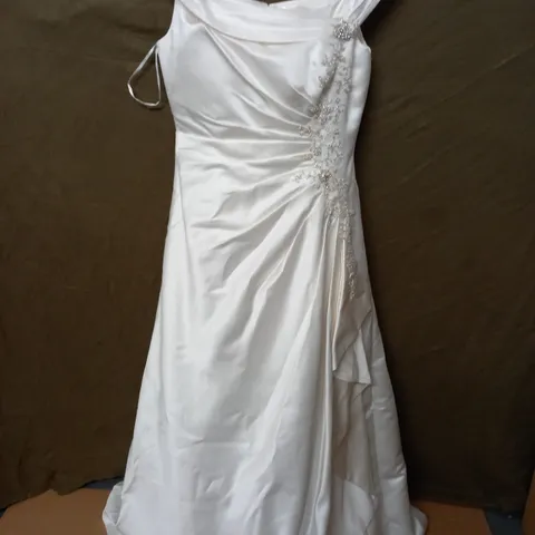 IVORY EMBELLISHED WEDDING DRESS - SIZE UNSPECIFIED