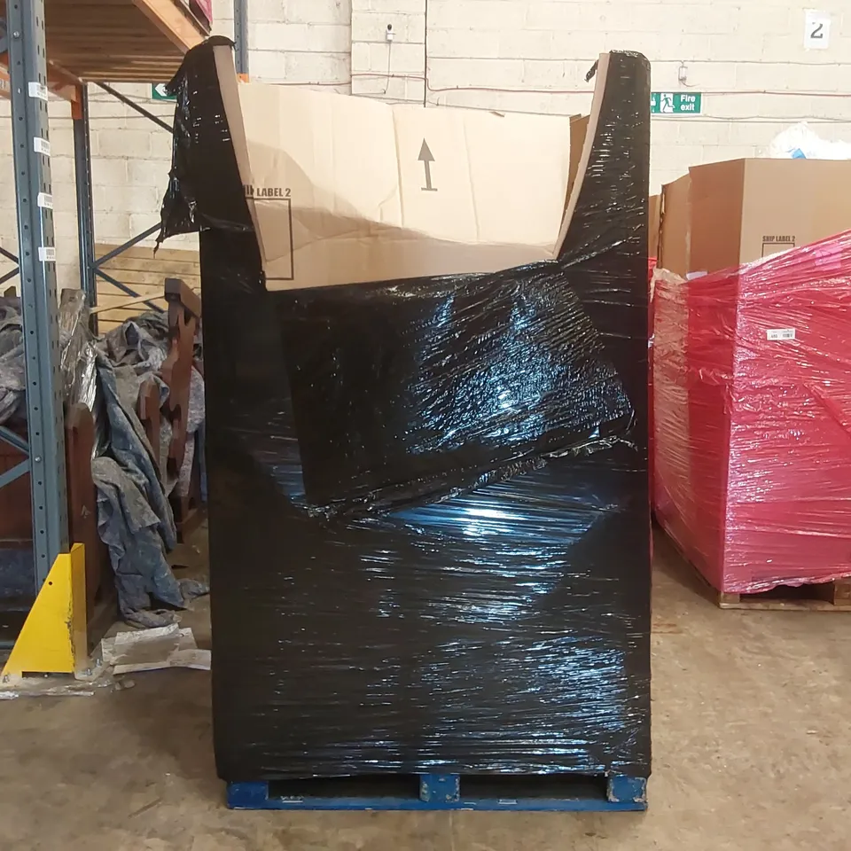 PALLET CONTAINING A VERY LARGE QUANTITY OF BOXED CLEAR MONITOR STANDS 