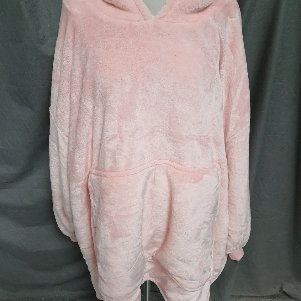 OODIE OVERSIZED HOODED BLANKET IN PINK ONE SIZE