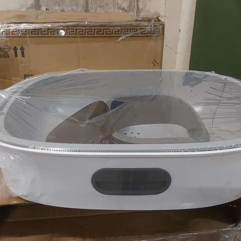 PALLET CONTAINING A VERY LARGE QUANTITY OF CAT LITTER BOXES AND OTHER ASSORTED ITEMS