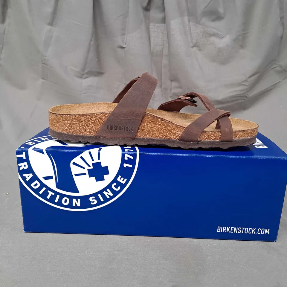 BOXED PAIR OF BIRKENSTOCK MAYARI BROWN WOMENS LEATHER SANDALS SHOES SIZE 5