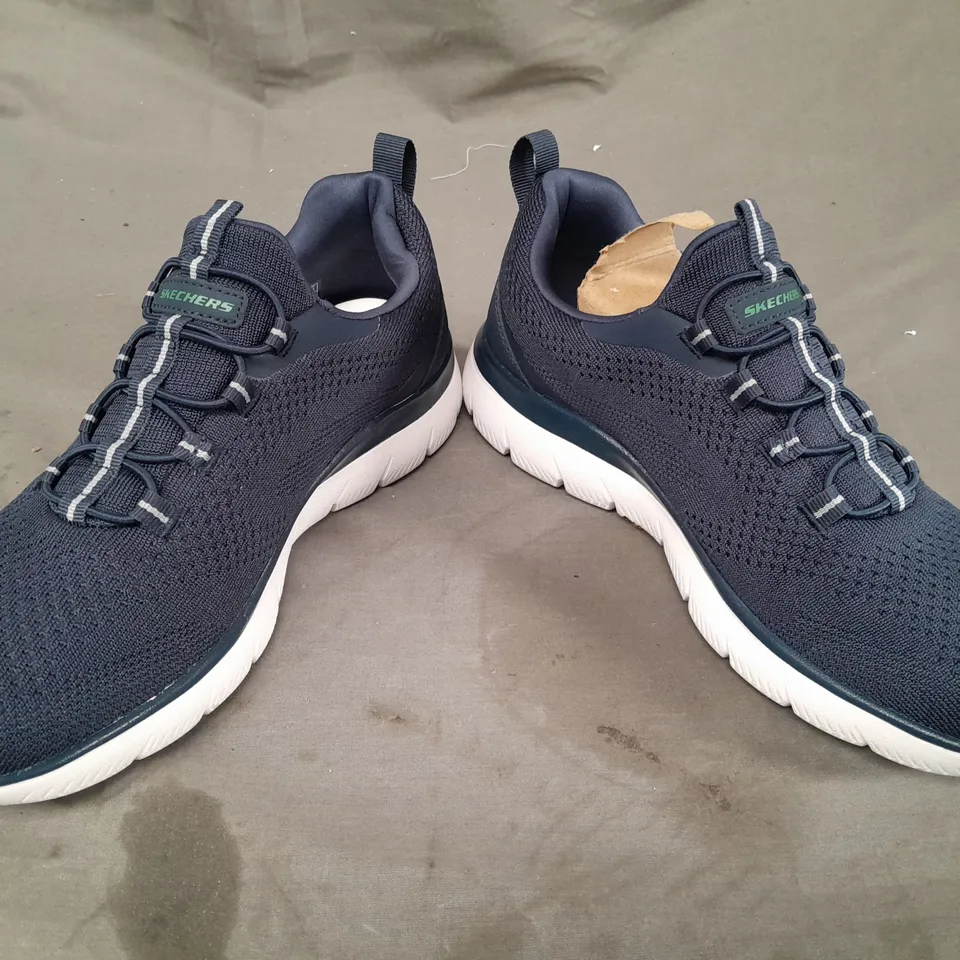 BOXED PAIR OF SKECHERS SUMMITS SLIP-IN TRAINERS IN NAVY UK SIZE 8