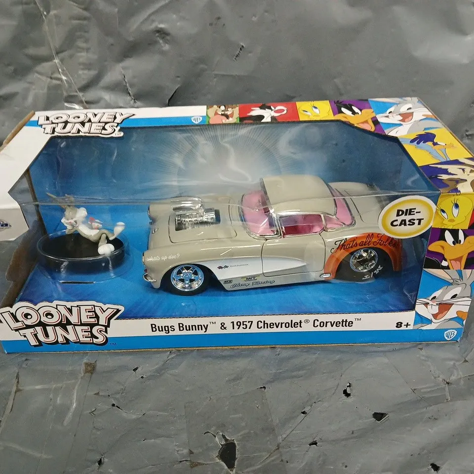 JADA LOONEY TUNES BUGS BUNNY & 1957 CHEVROLET CORVETTE
