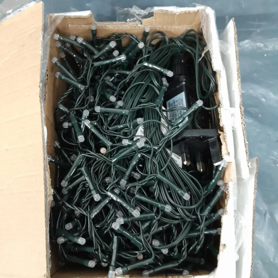 1000 WARM WHITE GLOW WORM CHRISTMAS LIGHTS