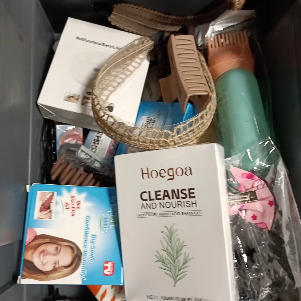 APPROXIMATEY 20 ASSORTED HEALTH AND BEAUTY PRODUCTS TO INCLUDE - L'OREAL ELVIVE THICKENING SHAMPOO - GARNIER VITAMIN E MOISTURISING BODY CREAM AND ASSORTED HAIR SCRUNCHIES