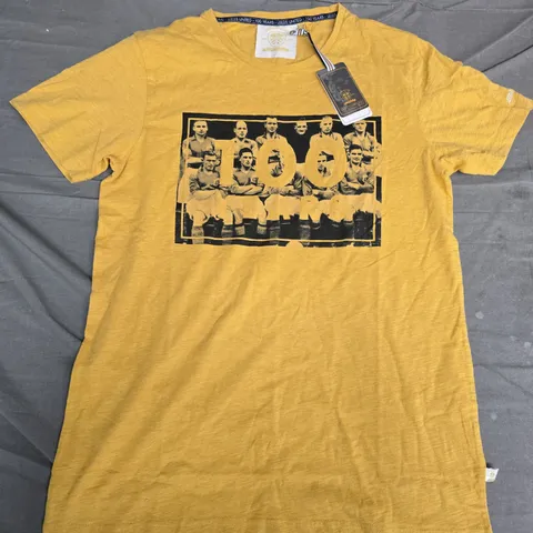 LEEDS UNITED CENTENARY SQUAD T-SHIRT β MUSTARD β UK S
