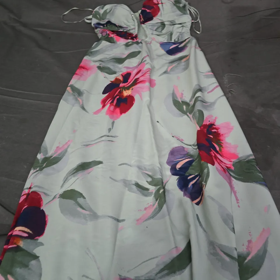 ABERCROMBIE AND FITCH FLORAL PATTERN DRES - SIZE SMALL