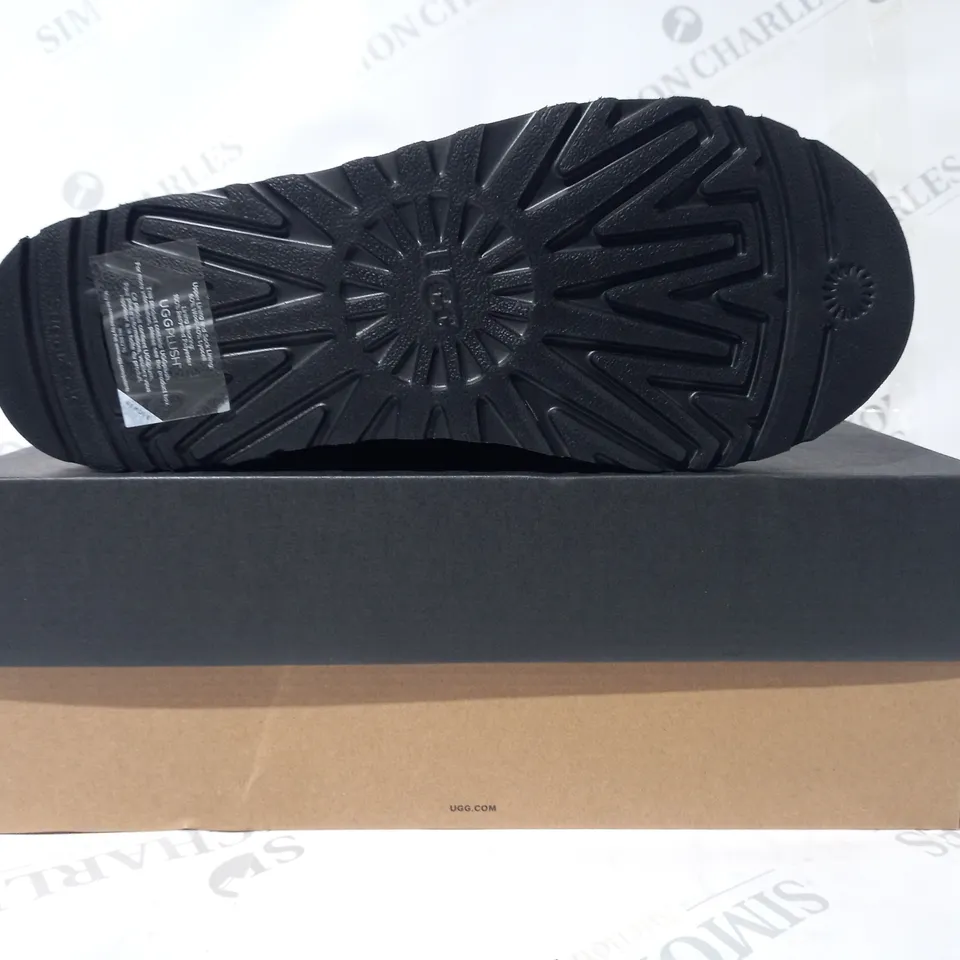 BOXED PAIR OF UGG M TASMAN SHOES IN BLACK UK SIZE 9