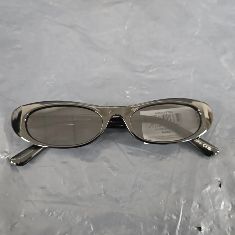 AIRE AVIOR SUNGLASSES - BLACK