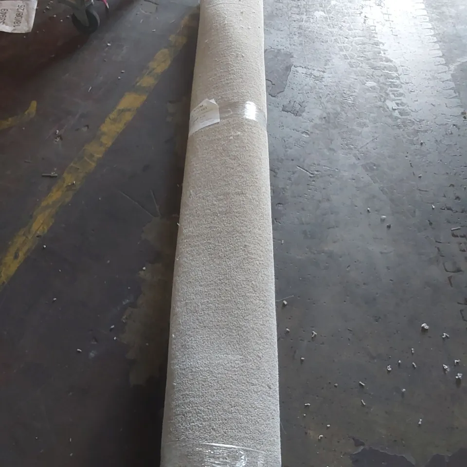 ROLL OF QUALITY JHS HAYWOOD TWIST STANDARD CARPET - APPROXIMATELY 2.45 x 4m