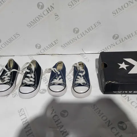 BOXED PAIR OF CONVERSE CONS ALL STAR LOW TODLER UK 4