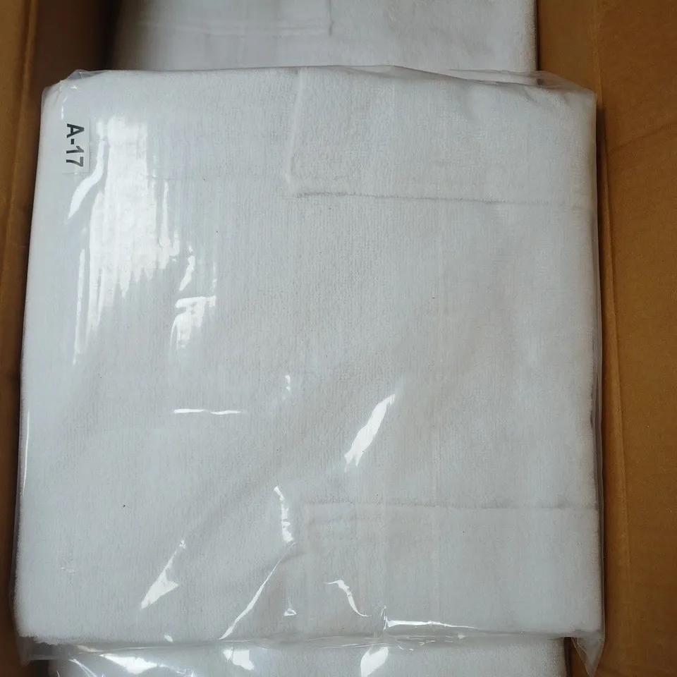 APPROXIMATELY 10 HOUSE OF BATH LUXURY BATH ROBES IN WHITE - M