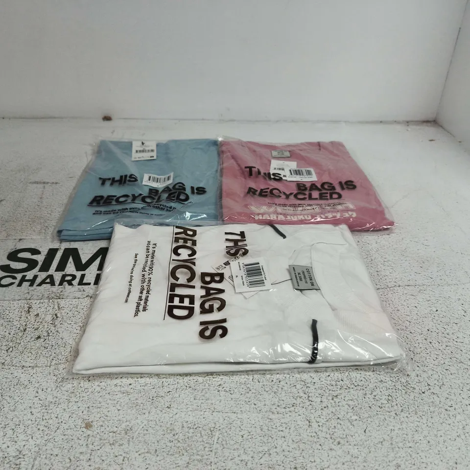 BOX OF APPROXIMATELY 25 ASSORTED CLOTHING ITEMS TO INCLUDE CROPPED FIT T SHIRT, BOX FIT GRAPHIC T SHIRT ETC