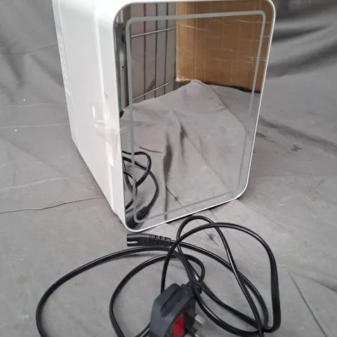 MIRRORED MINI REFRIGERATOR IN WHITE 