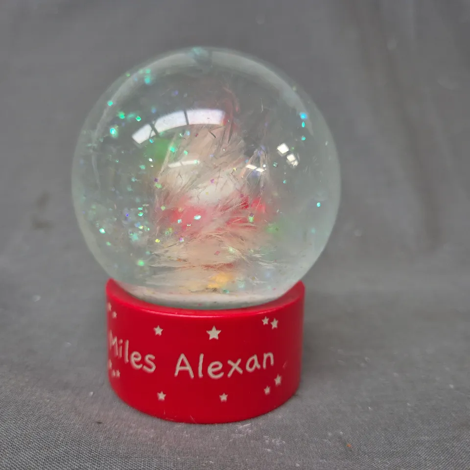 PERSONALISED SANTA SNOWGLOBE CHRISTMAS DECORATION RRP £18