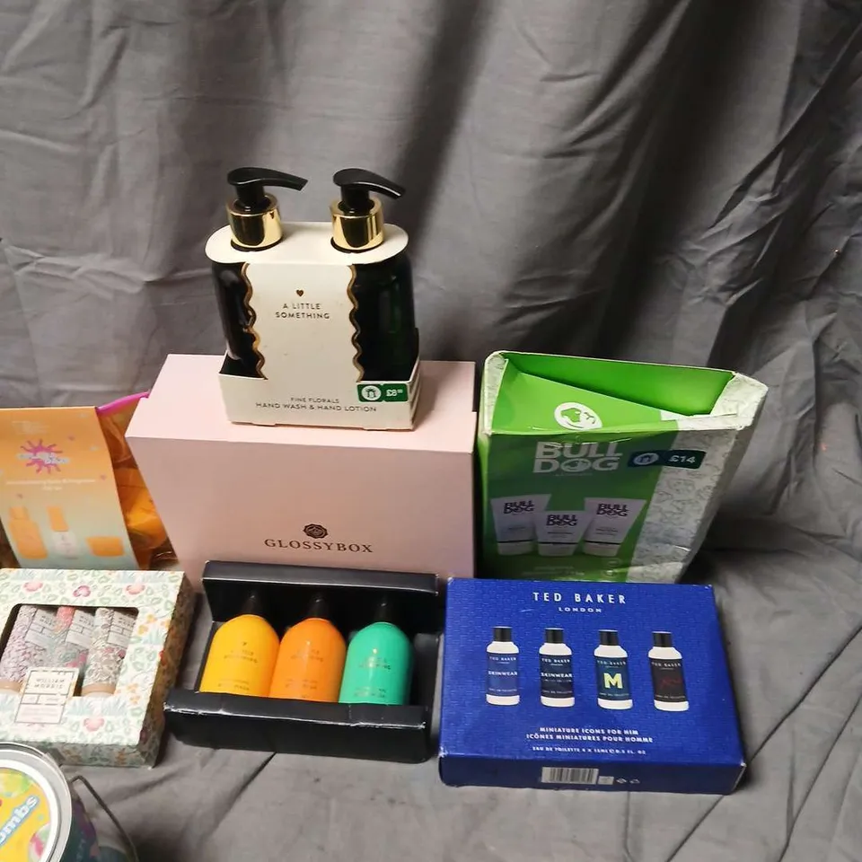 APPROXIMATEY 11 ASSORTED HEALTH AND BEAUTY PRODUCTS TO INCLUDE - TED BAKER, CRAYOLA  AND FENJAL.