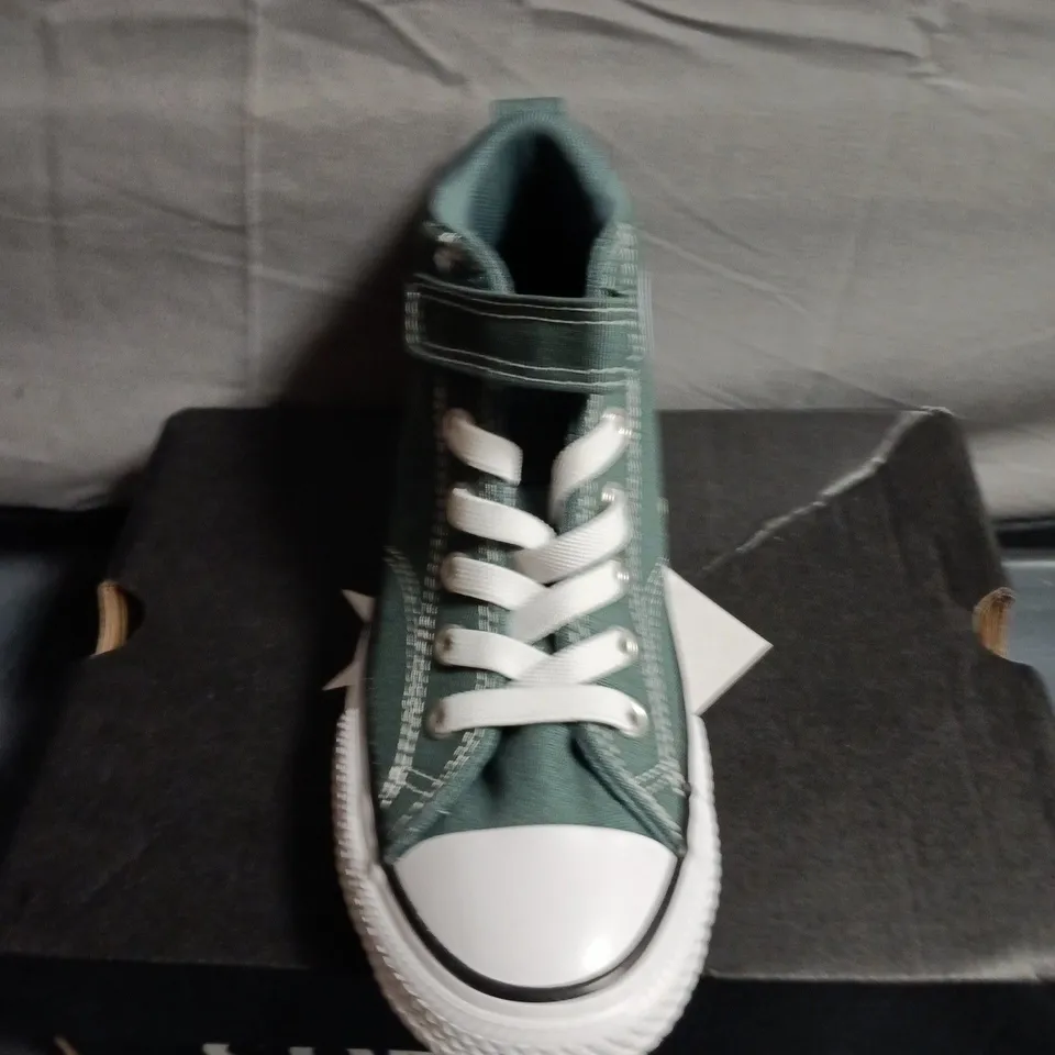 BOXED PAIR OF CONVERSE KIDS GREEN HIGH-TOP SNEAKERS UK SIZE 2 