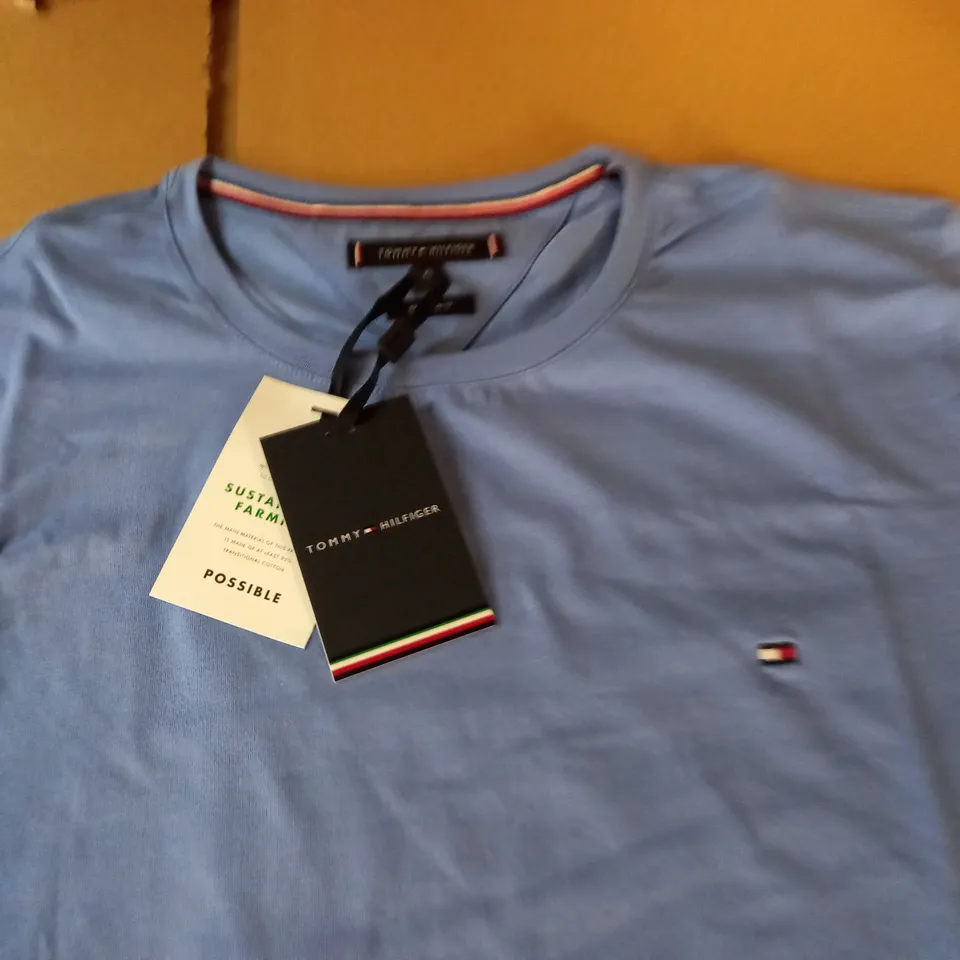 TOMMY HILFIGER SLIM FIT TEE IN BLUE - XL