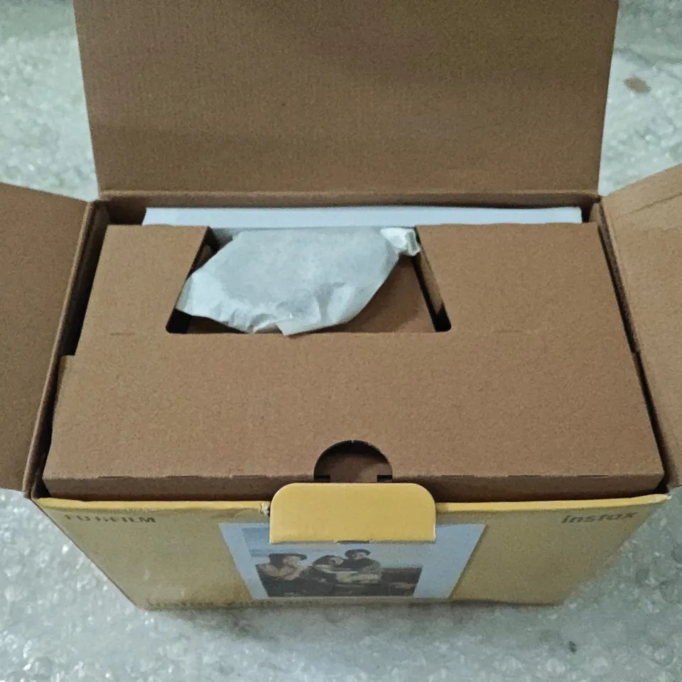 BOXED FUJIFILM INSTAX WIDE 400 INSTANT CAMERA