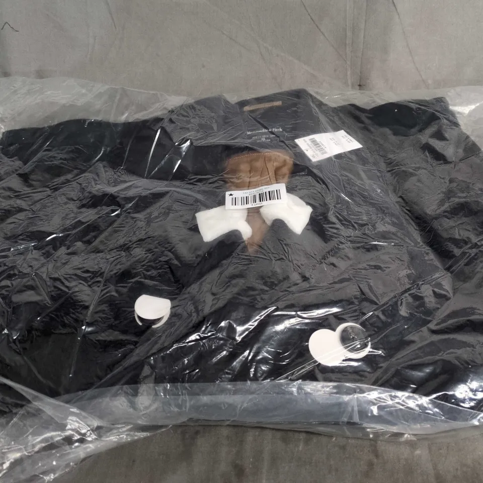 ABERCROMBIE & FITCH BLACK JACKET – X LARGE 