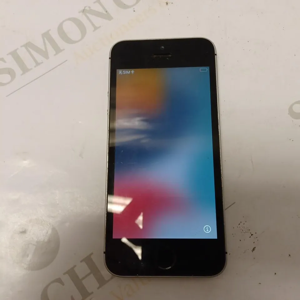 APPLE IPHONE SE SMARTPHONE 