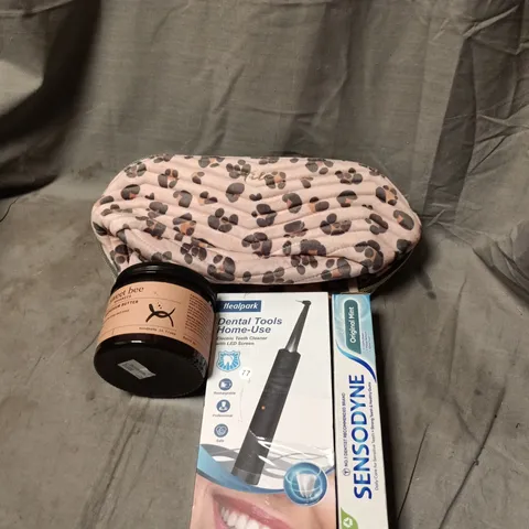 APPROXIMATELY 15 X ASSORTED COSMETIC ITEMS TO INCLUDE MAKE UP BAG, TOOTHPASTE, DENTAL TOOL, SWEET BEE BUTTER ETC