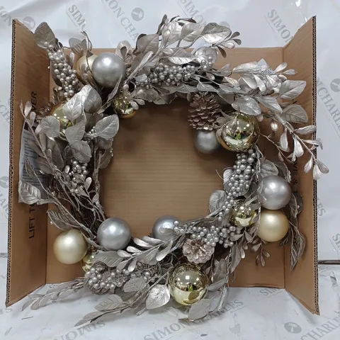 CHAMPAGNE AND GOLD PRE-LIT FESTIVE WREATH
