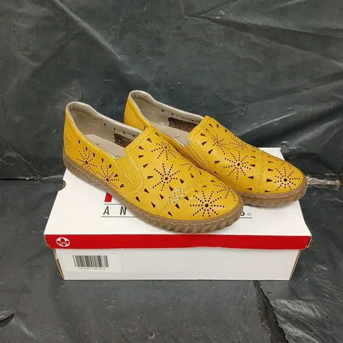 BOXED RIEKER YELLOW SLIP ON SHOES IN YELLOW - 7.5