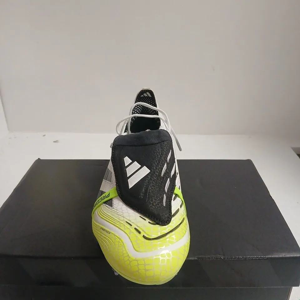 BOXED PAIR OF ADIDAS PREDATOR ELITE FG FOOTBALL BOOTS – UK 8