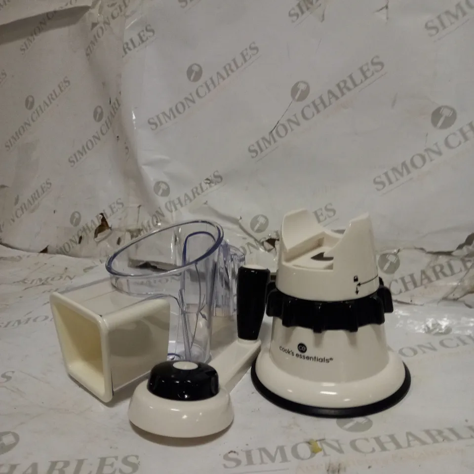 COOKS ESSENTIALS GRATRER AND SLICER