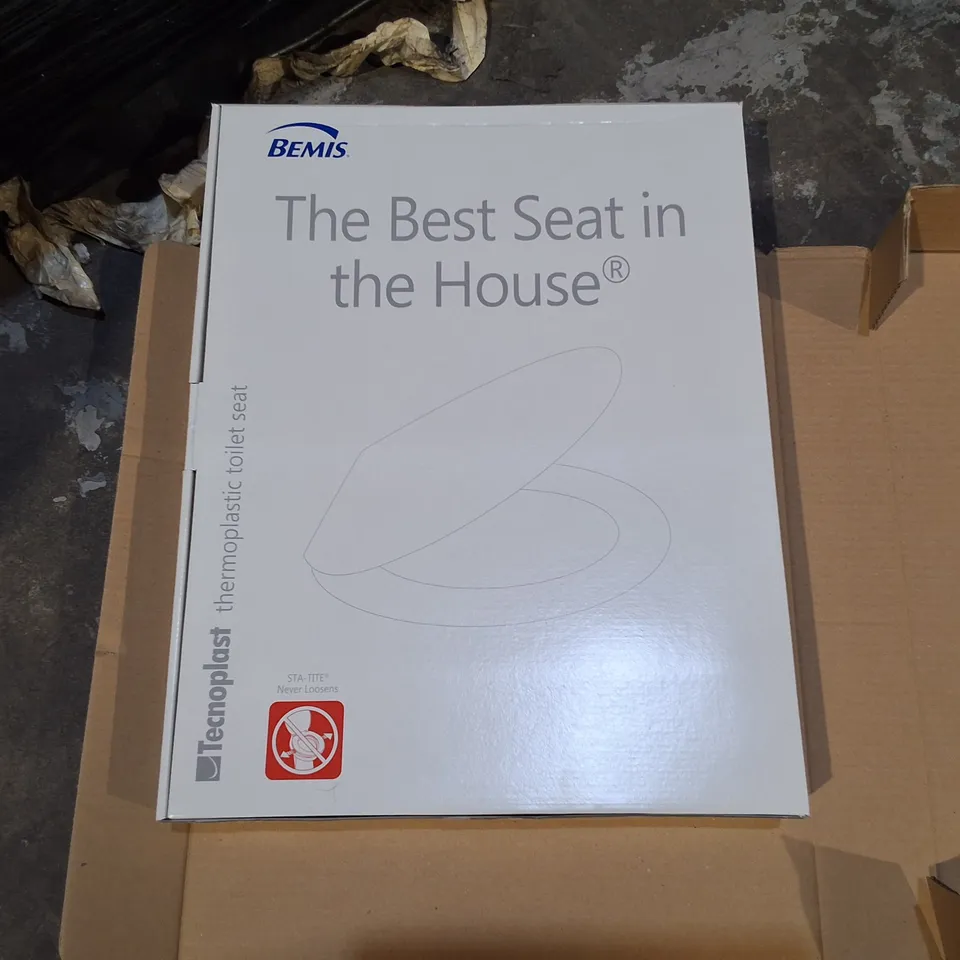 PALLET OF ASSORTED HOUSEHOLD ITEMS TO INCLUDE STAND UP PADDLE BOARD, HAUCK PRAM AND BABY CHANGING TABLE