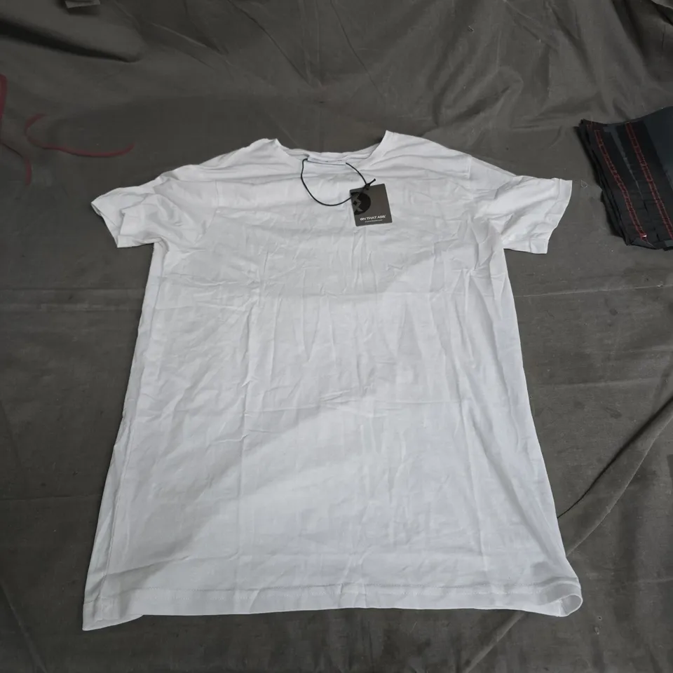 WHITE T-SHIRT – PLAIN SHORT-SLEEVE
