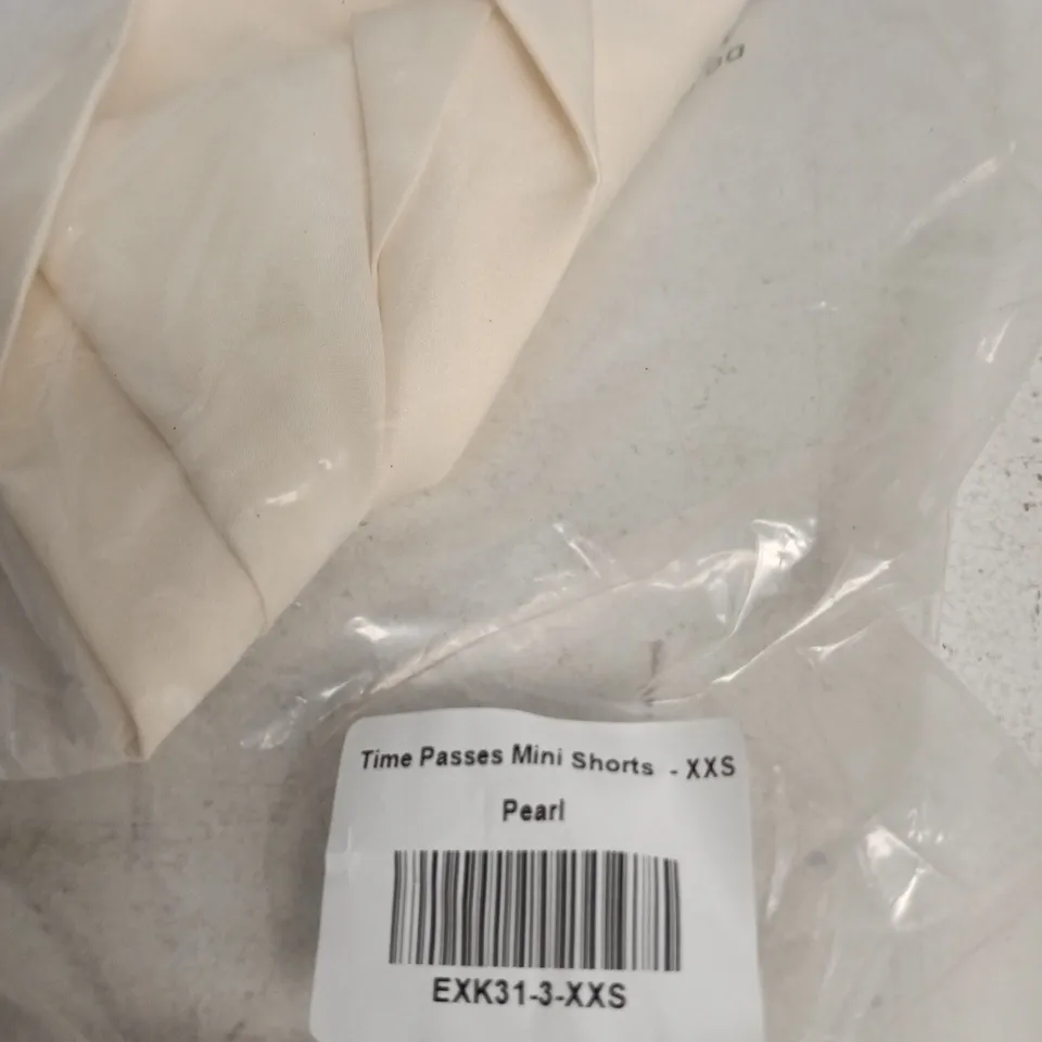 WHITE FOX TIME PASSES MINI SHORTS – XXS PEARL