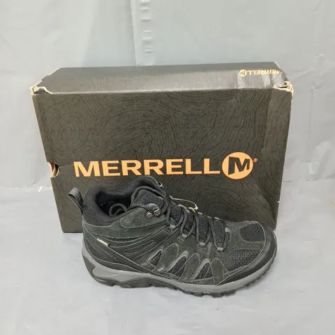 BOXED PAIR OF MERRELL OUTMOST MID VENT GORETEX UK 8