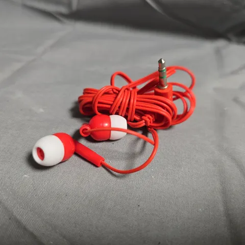 BOX OF APPROXIMATELY 30 BAGGED M&E 3.5MM JACK EARPHONES IN RED