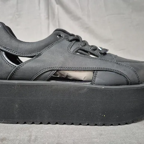 BRAND NEW BOXED PAIR OF BUFFALO LONDON PLATFORM SHOES IN BLACK UK SIZE 6