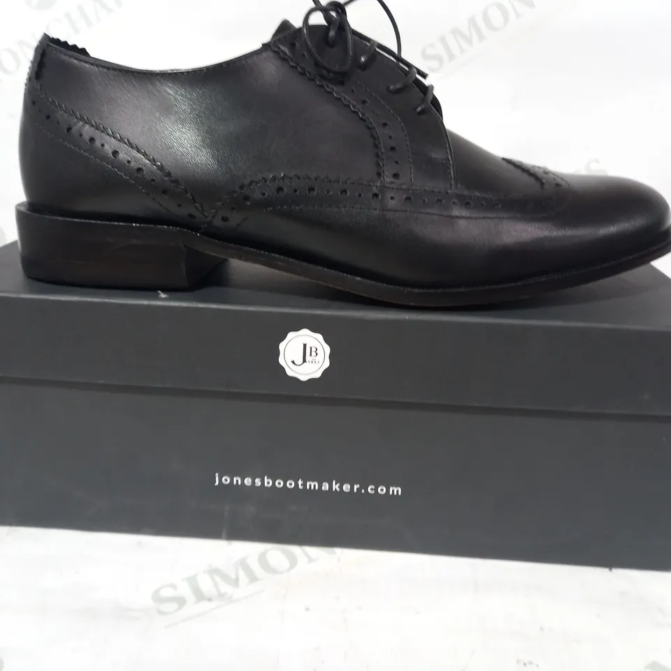 BOXED PAIR OF JONES LOW HEEL LACE UP SHOES IN BLACK UK SIZE 7