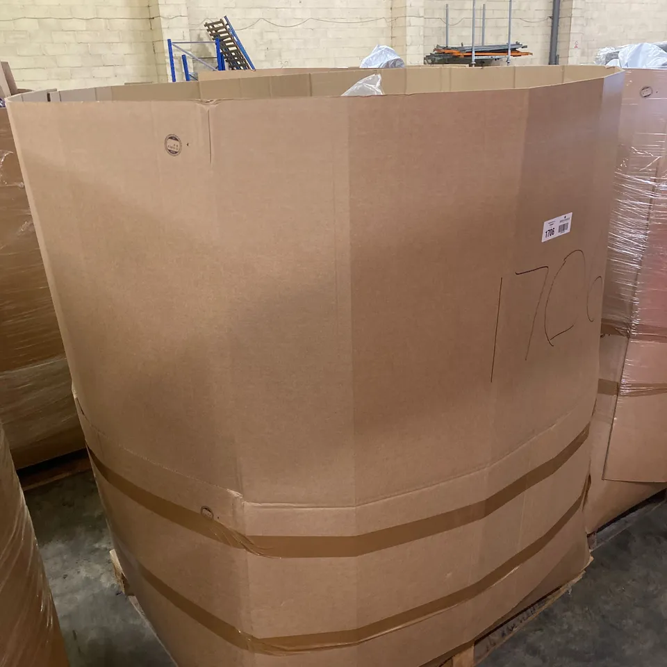 PALLET TO CONTAIN A LARGE ASSORTMENT OF PILLOWS AND CUSHIONS // BRANDS MAY VARY