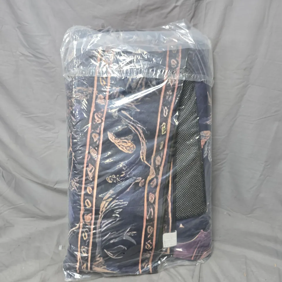 BLUE RUG WITH PATTERN