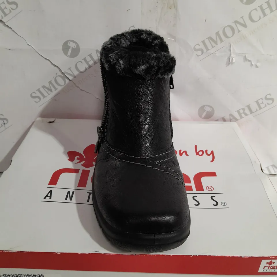 BOXED PAIR OF RIEKER ANKLE BOOTS WITH FUR CUFF, BLACK - SIZE 5