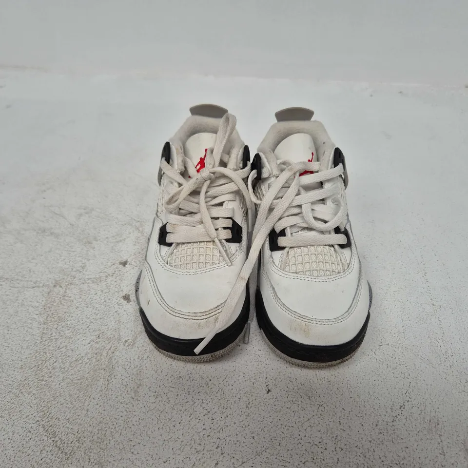 UNBOXED PAIR OF NIKE AIR JORDAN KIDS TRAINERS IN WHITE/BLACK - UK 11