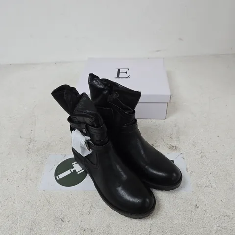E SHOES BY EMMA ALICE BLACK ANKLE BOOTS, UK 8